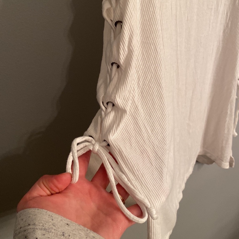 AE Ribbed Tank​ - Picture 4 of 7
